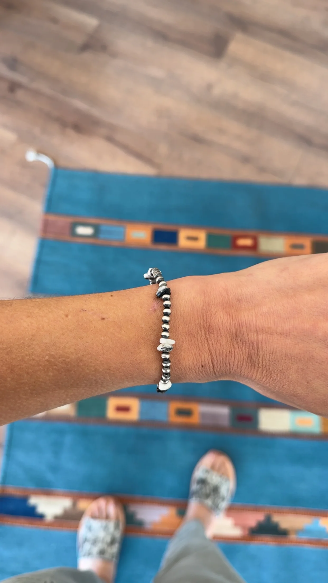4mm Navajo Pearl Stretch Bracelet - White Buffalo - Image 2