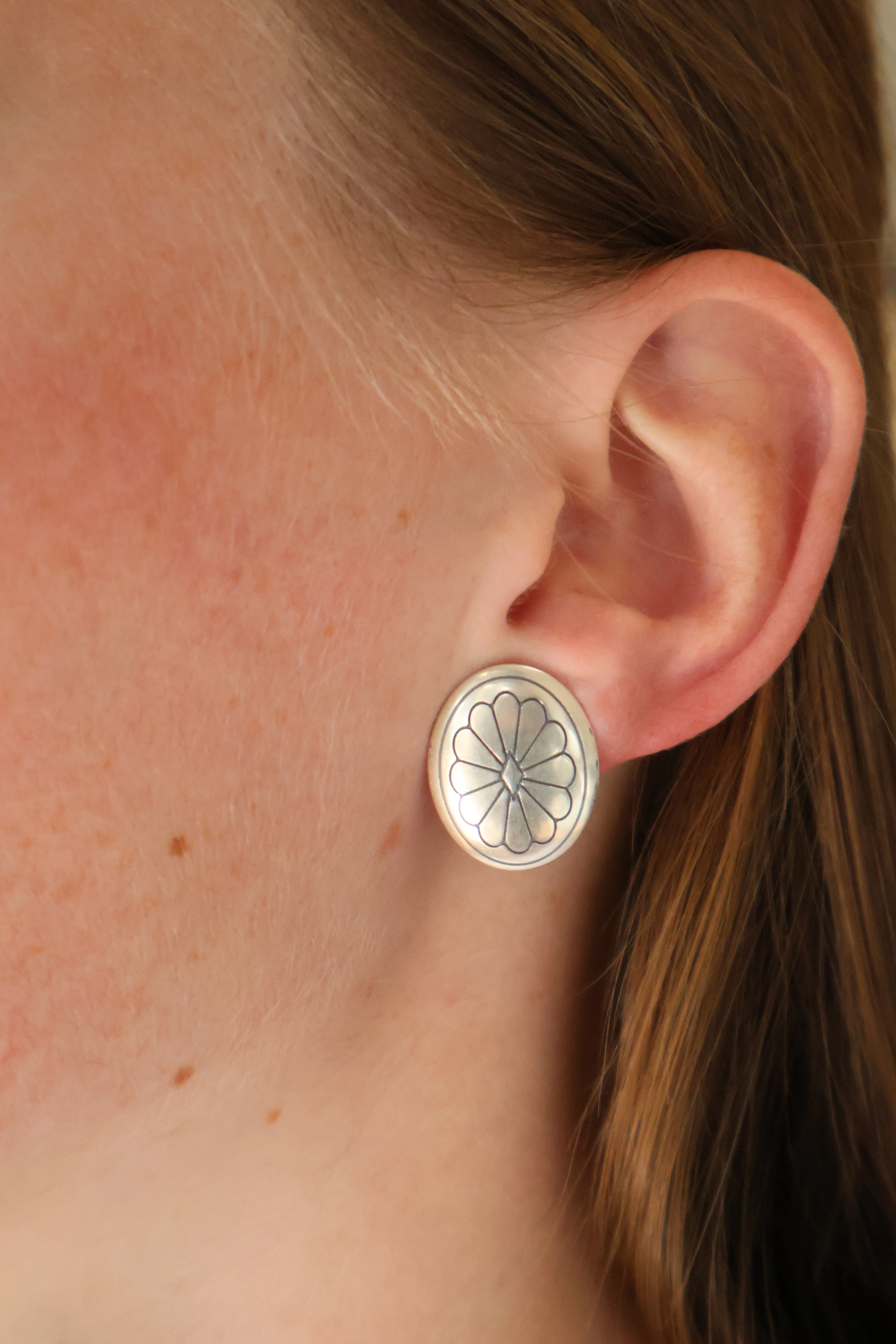 The Daisys- All Silver - Image 2