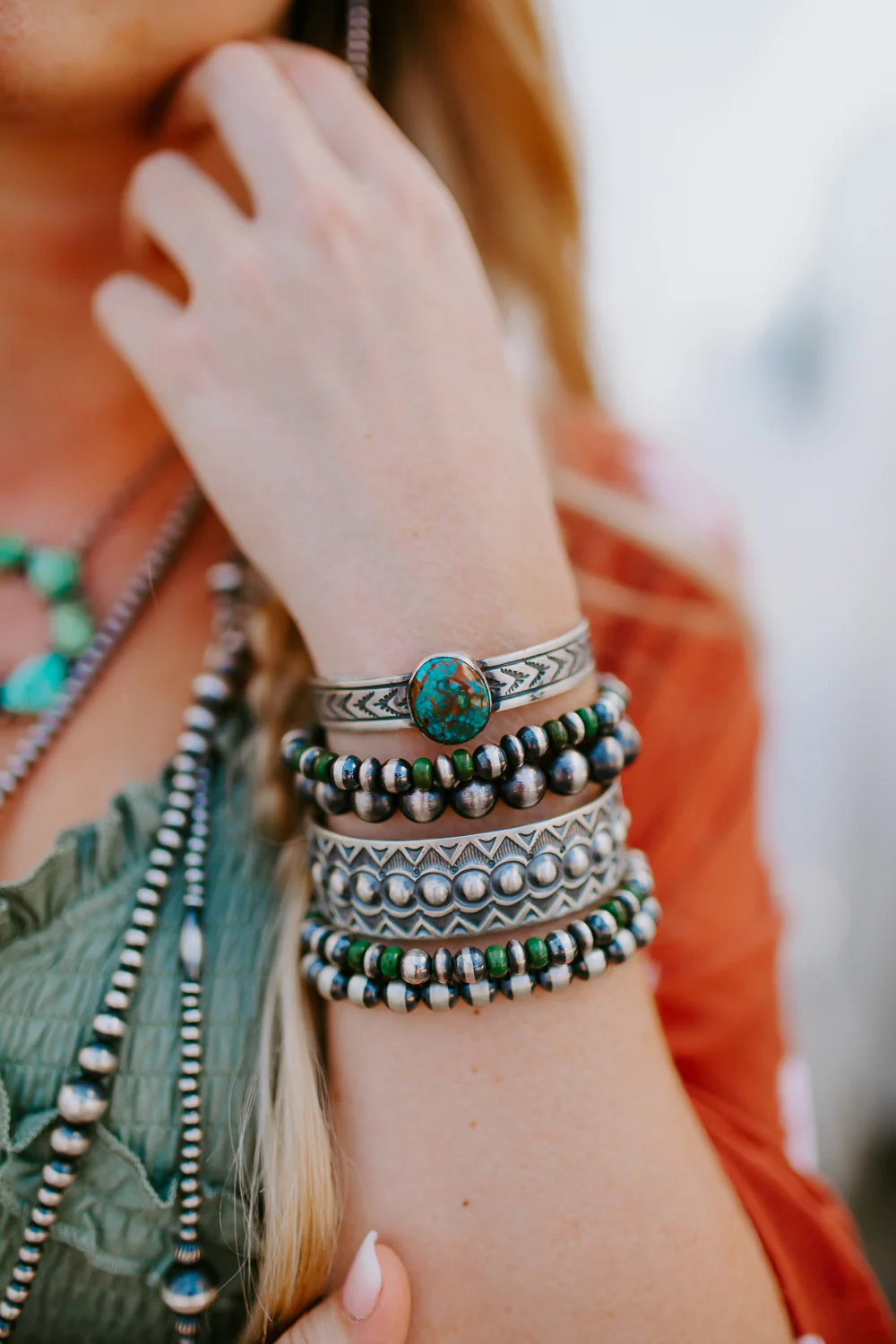 Navajo Pearl Stretch Bracelet - 10mm - Image 4